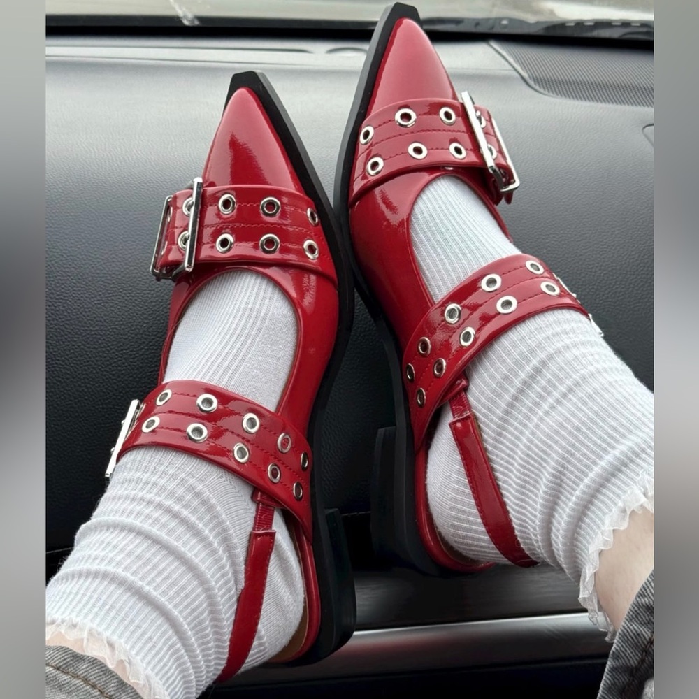 Steve Madden GRAYA Red Patent Buckle Flats – Size 6.5